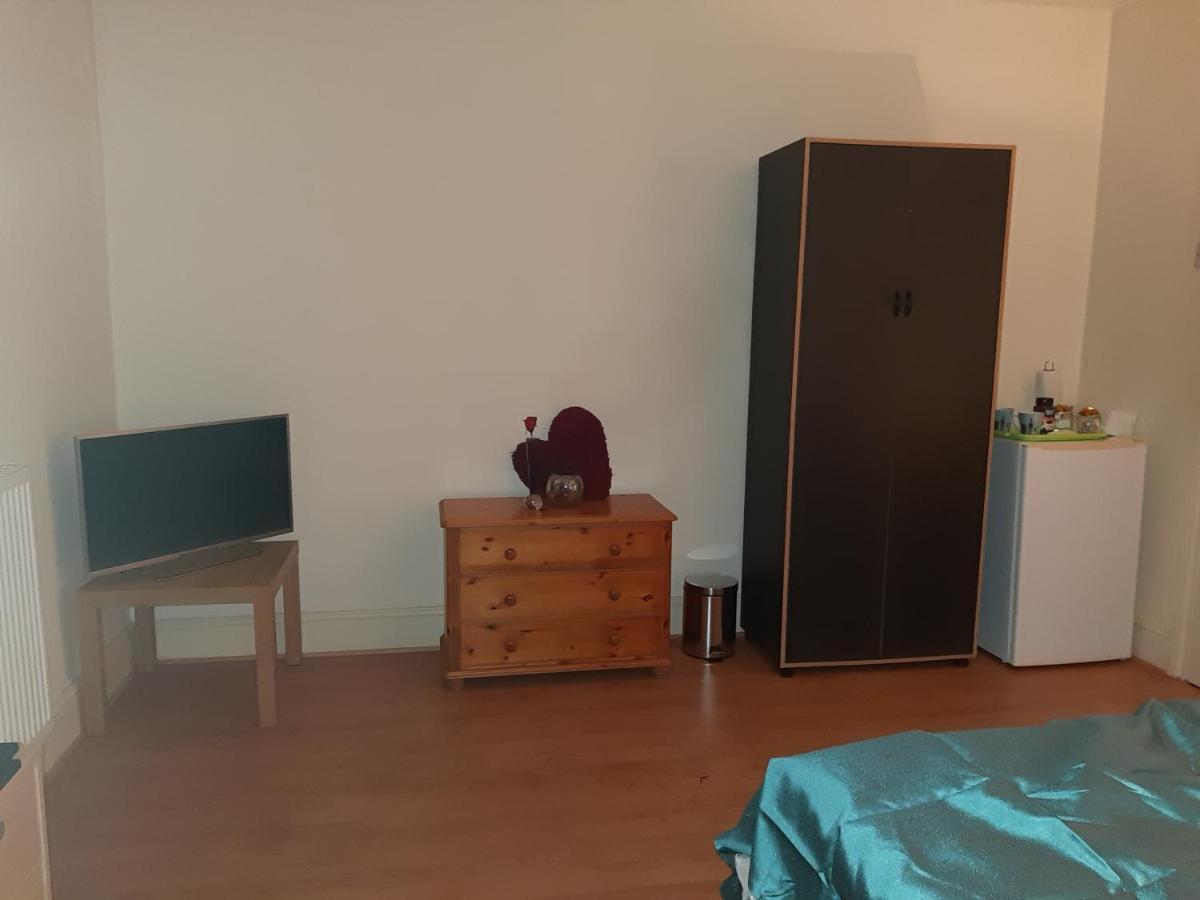 Phoenix Nights Guest House Barrow-in-Furness Екстер'єр фото