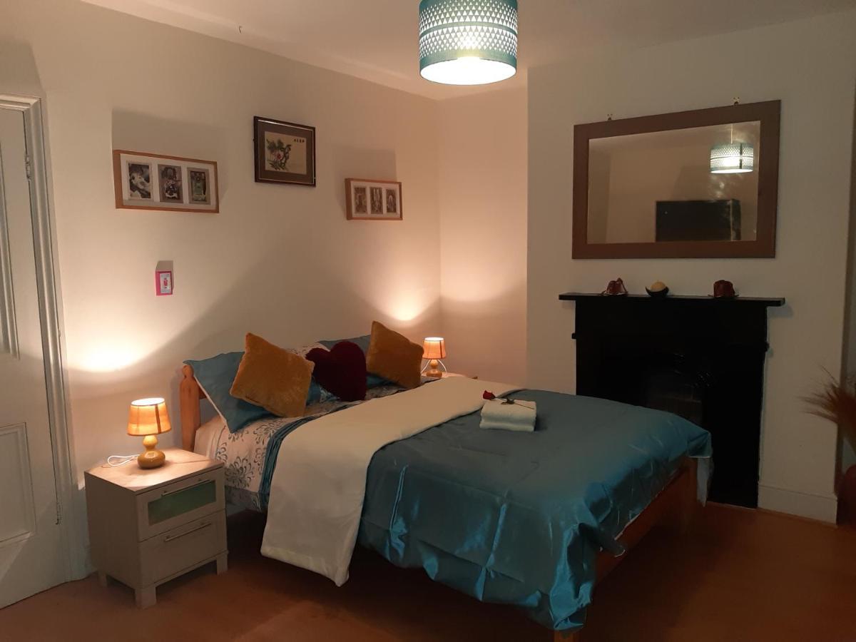 Phoenix Nights Guest House Barrow-in-Furness Екстер'єр фото