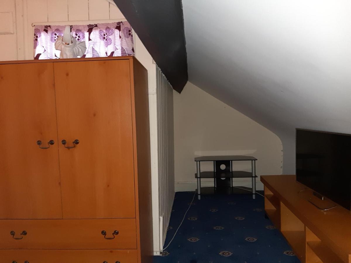 Phoenix Nights Guest House Barrow-in-Furness Екстер'єр фото