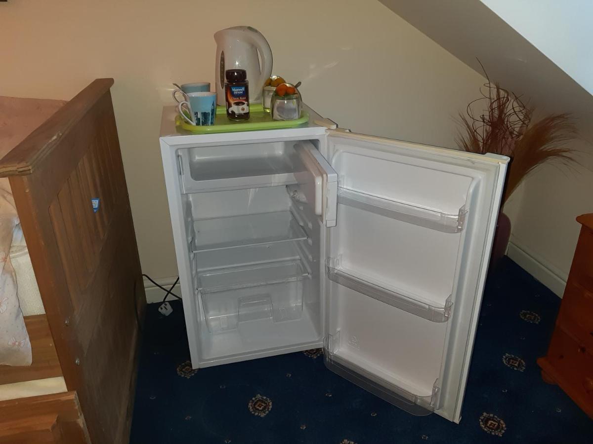 Phoenix Nights Guest House Barrow-in-Furness Екстер'єр фото