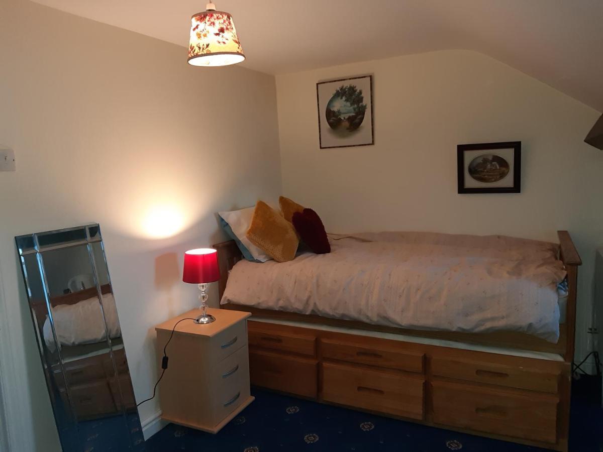 Phoenix Nights Guest House Barrow-in-Furness Екстер'єр фото