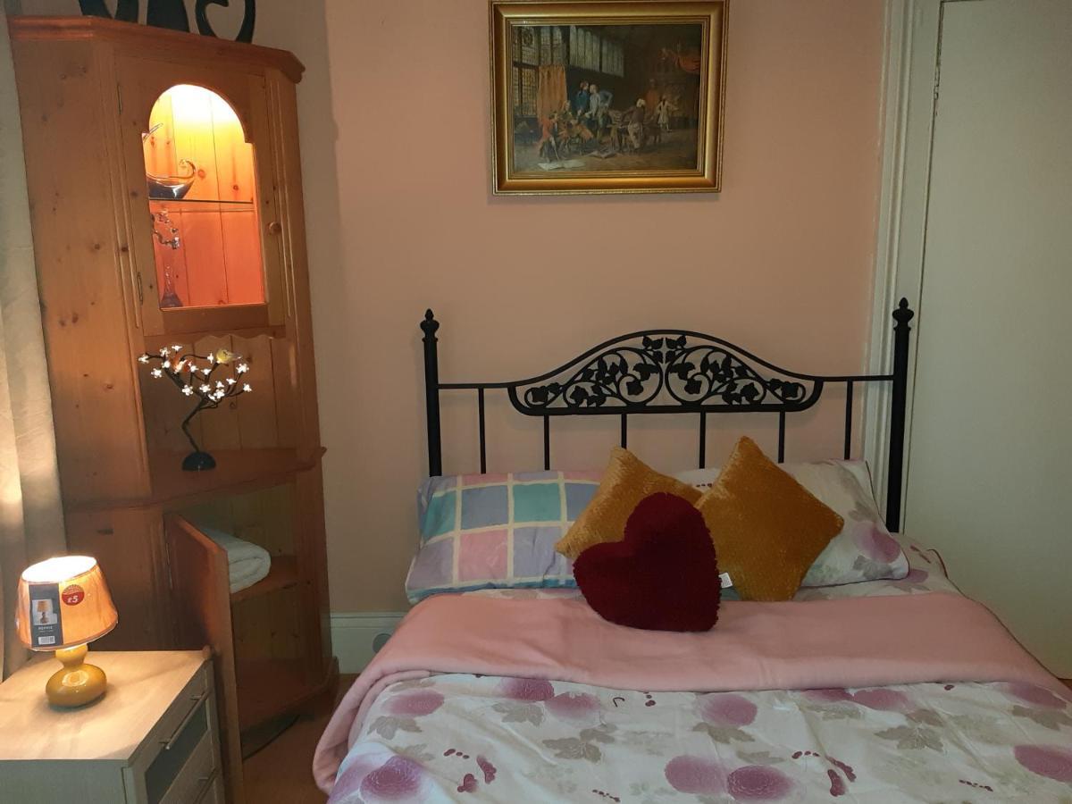 Phoenix Nights Guest House Barrow-in-Furness Екстер'єр фото