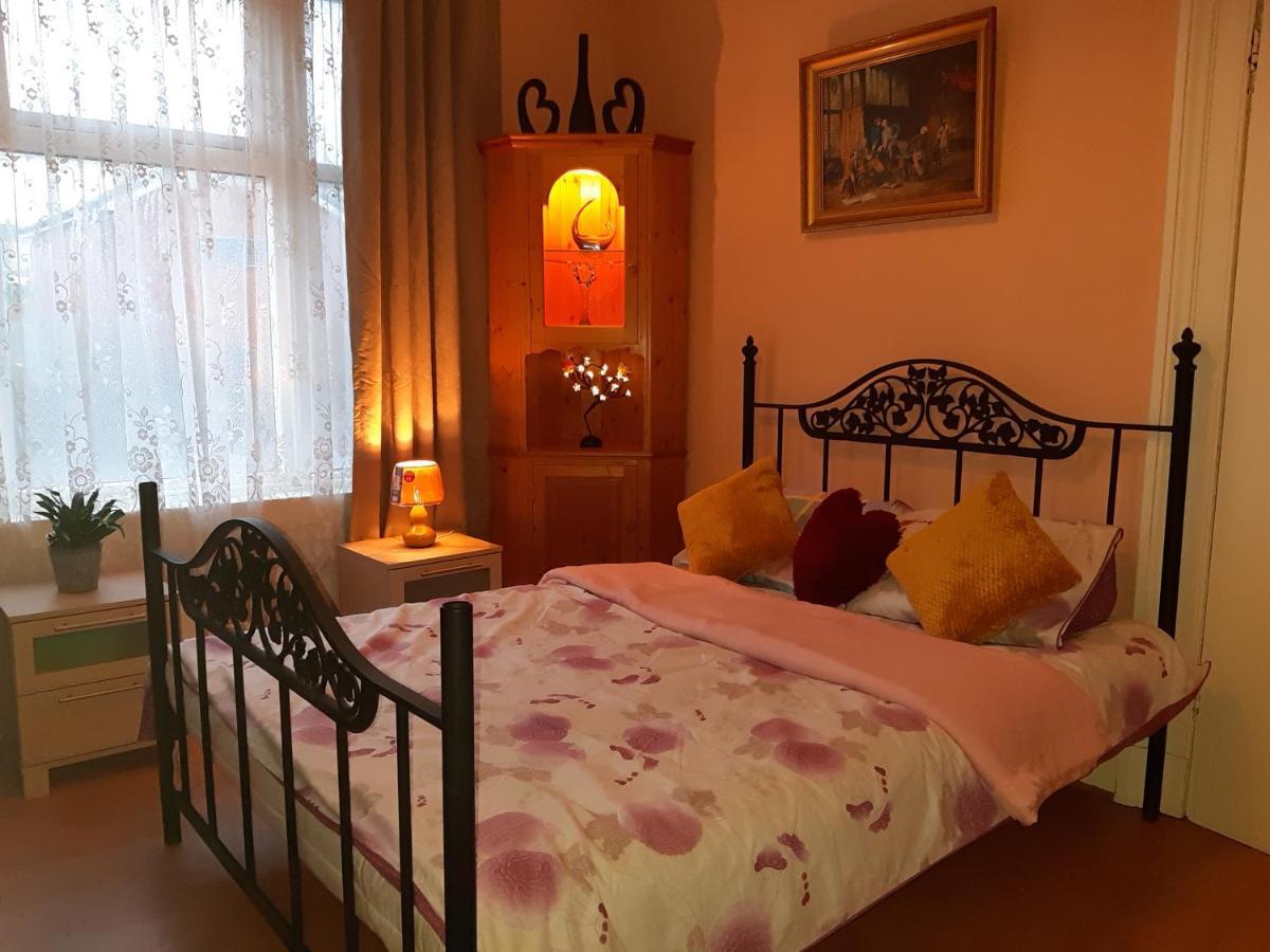 Phoenix Nights Guest House Barrow-in-Furness Екстер'єр фото