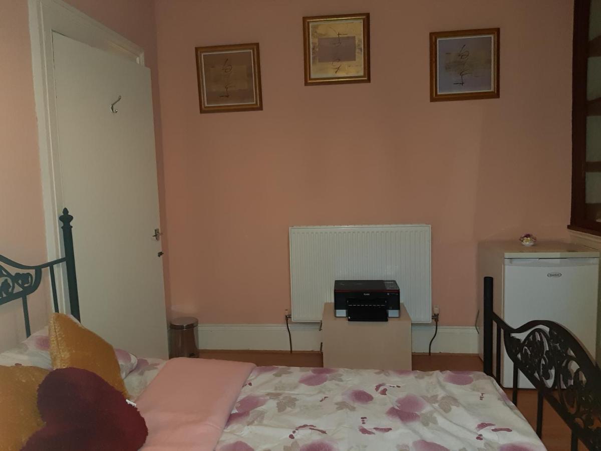 Phoenix Nights Guest House Barrow-in-Furness Екстер'єр фото