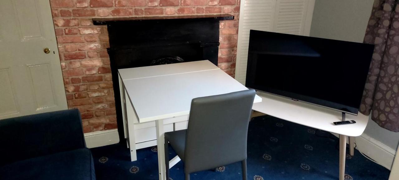 Phoenix Nights Guest House Barrow-in-Furness Екстер'єр фото