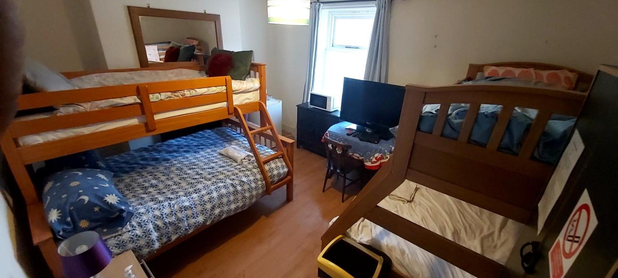 Phoenix Nights Guest House Barrow-in-Furness Екстер'єр фото